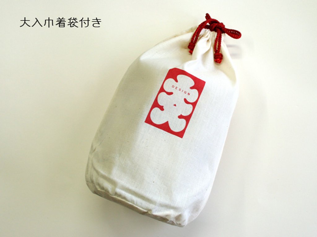 Hand-Dyed Hemp Doll “Maneki-Neko” White Size M with a cotton bag