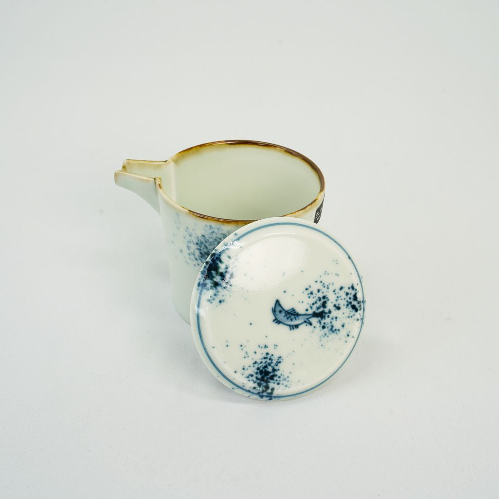 Arita Ware Spouted Sake Vessel with a Lid "Sprayed Ink with Fish"