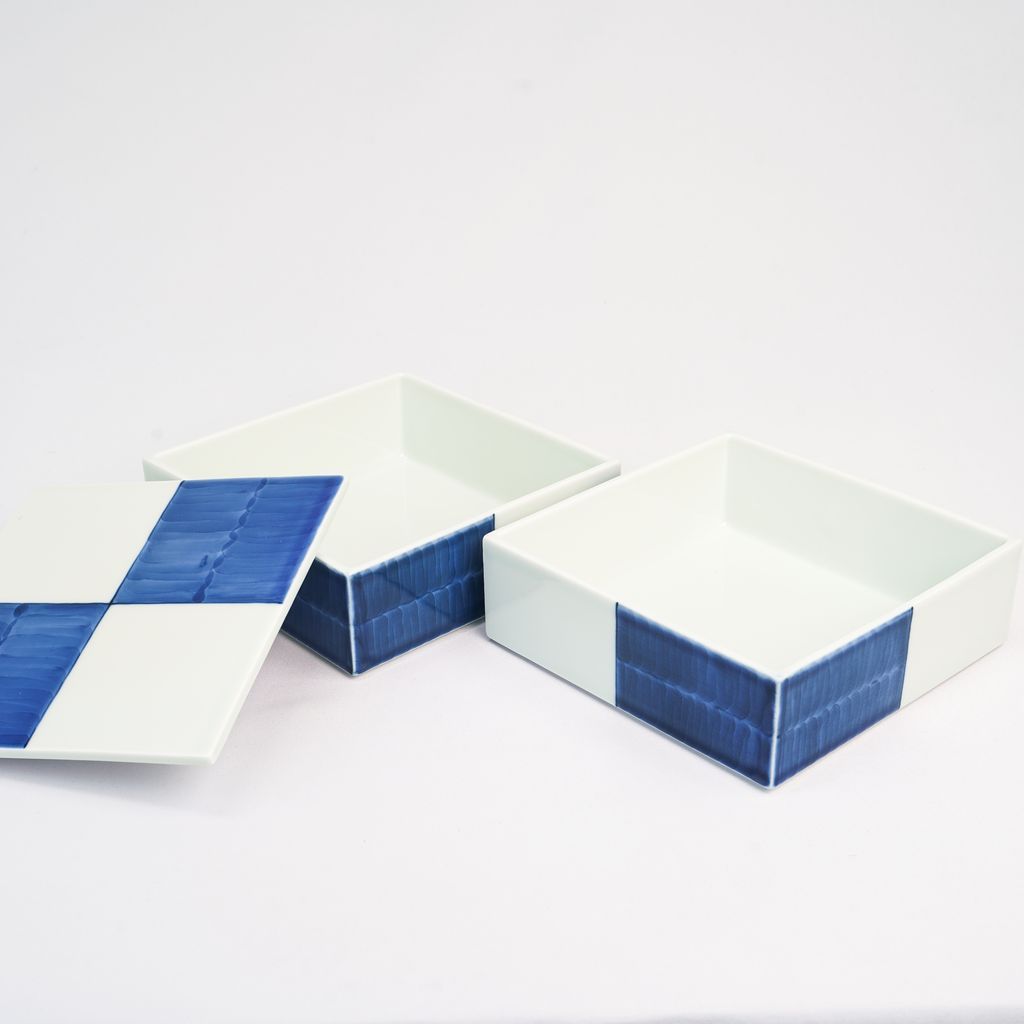 Hasami Ware Two-layered Stacking Box "Ichimatsu"