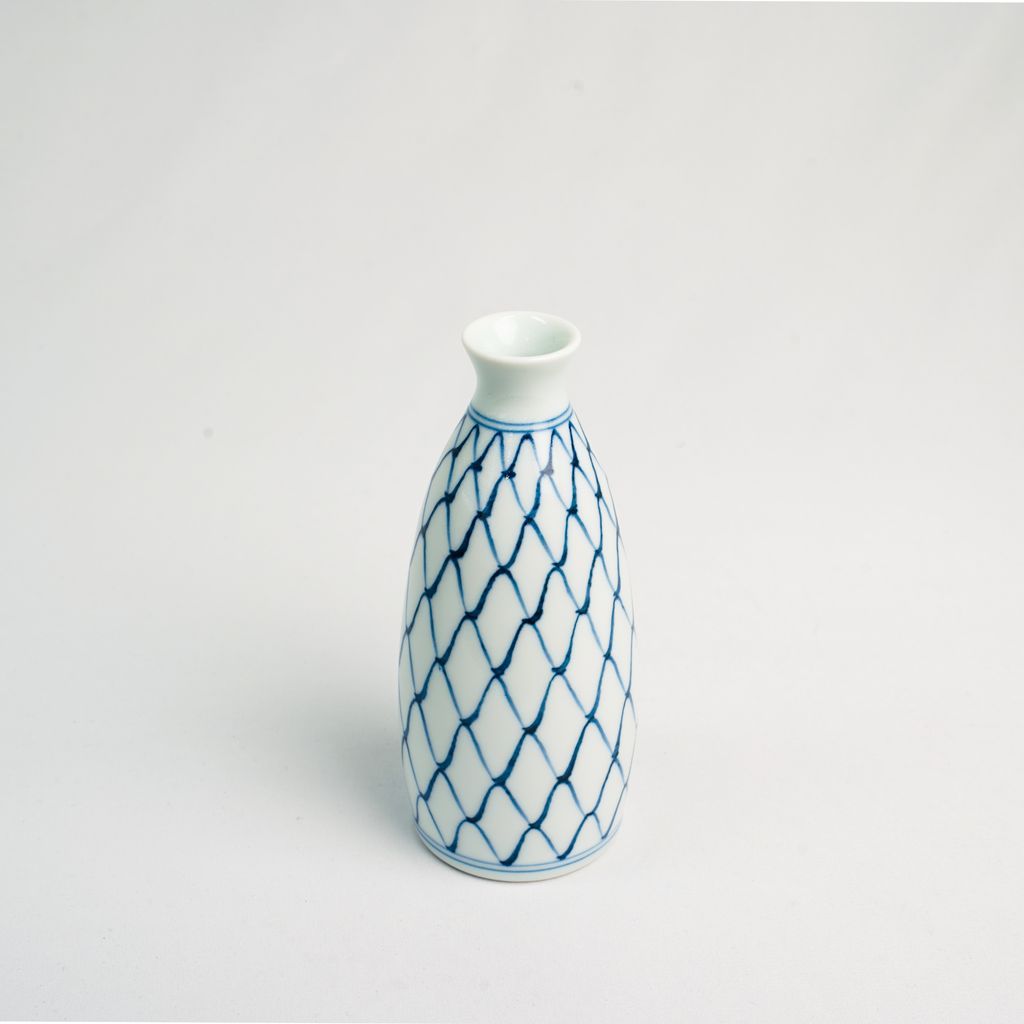 Arita Ware Sake Decanter and Cups Set "Fish Net"