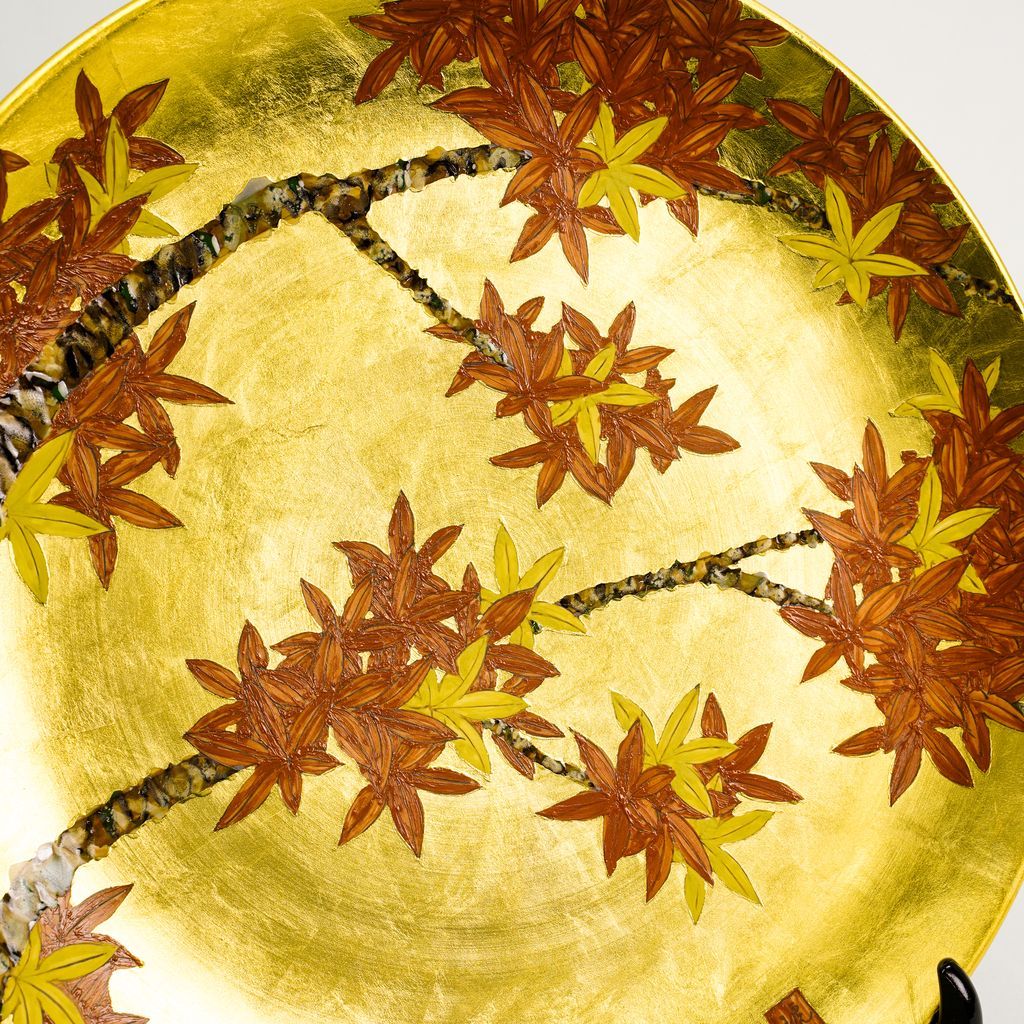 Arita Ware Large-sized Decorative Plate with Gold Leaf "Maple Leaves"