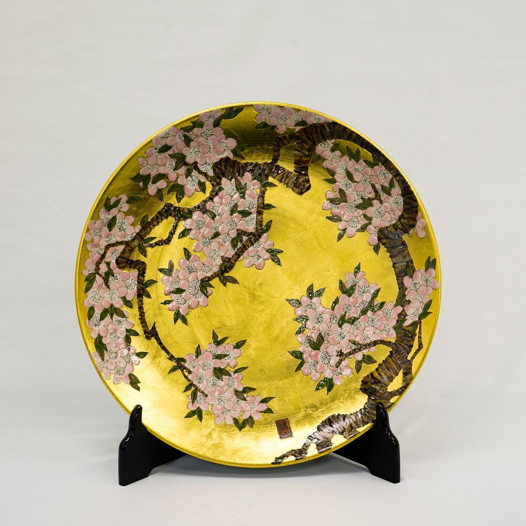 Arita Ware Large-sized Decorative Plate with Gold Leaf "Cherry Blossoms"