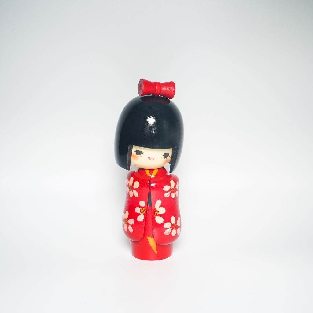 Kokeshi doll "Otomesode(Girly Sleeves )" Red