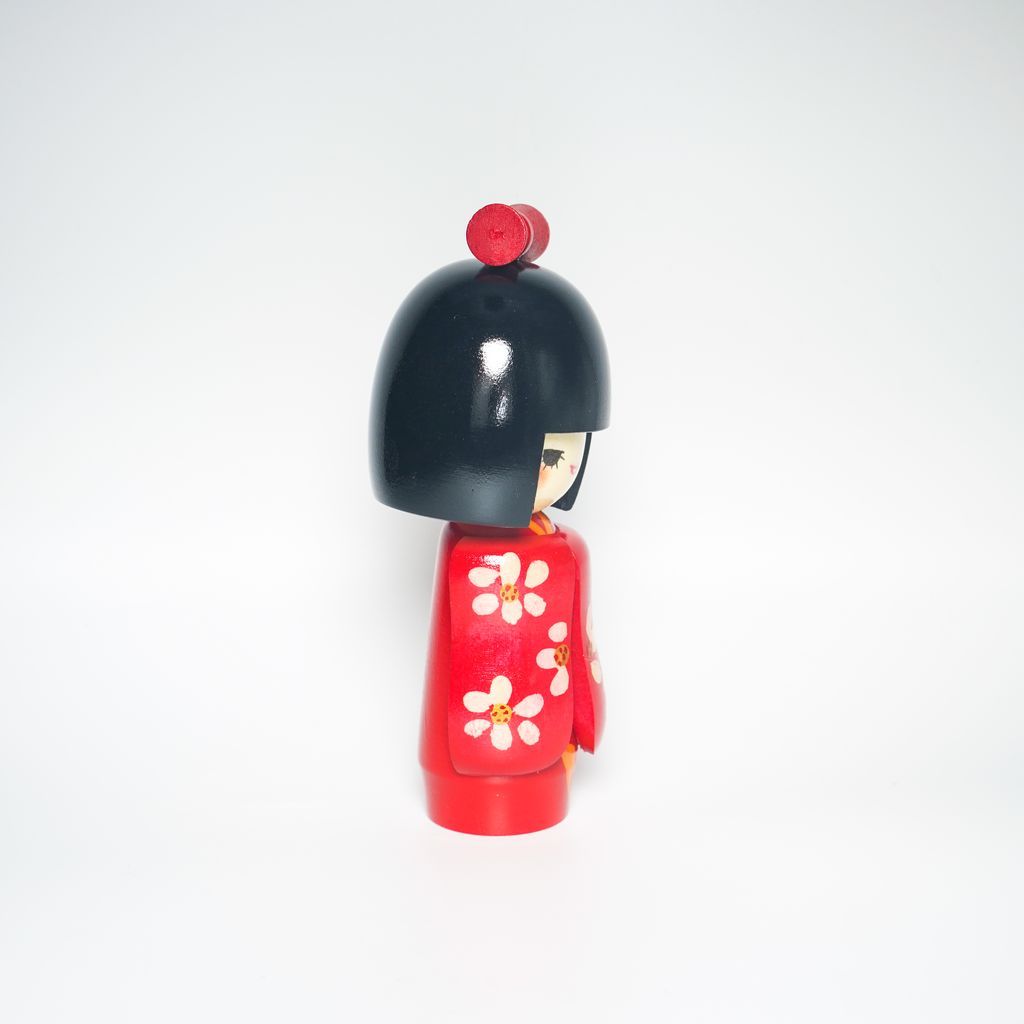 Kokeshi doll "Otomesode(Girly Sleeves )" Red