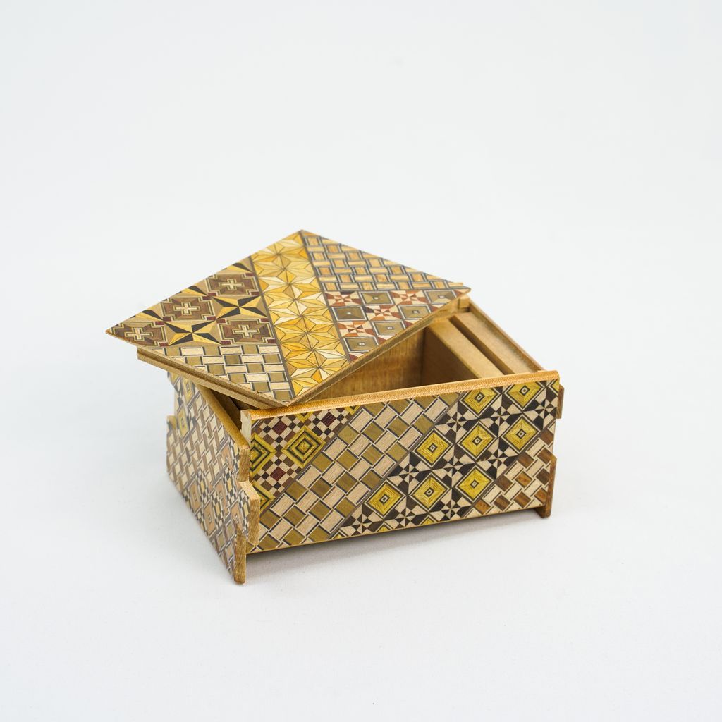 Yosegi Japanese Trick Box "Medium-sized box with 10 steps"
