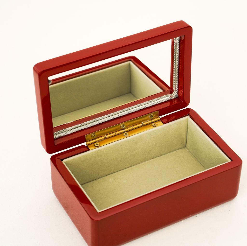 Lacquerware Box "Butterflies" Red S45B