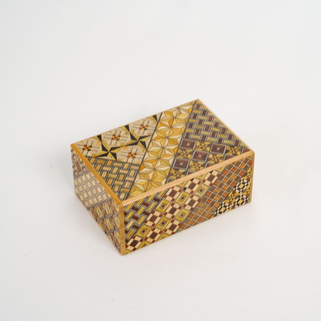 Yosegi Japanese Trick Box "Medium-sized box with 14 steps"