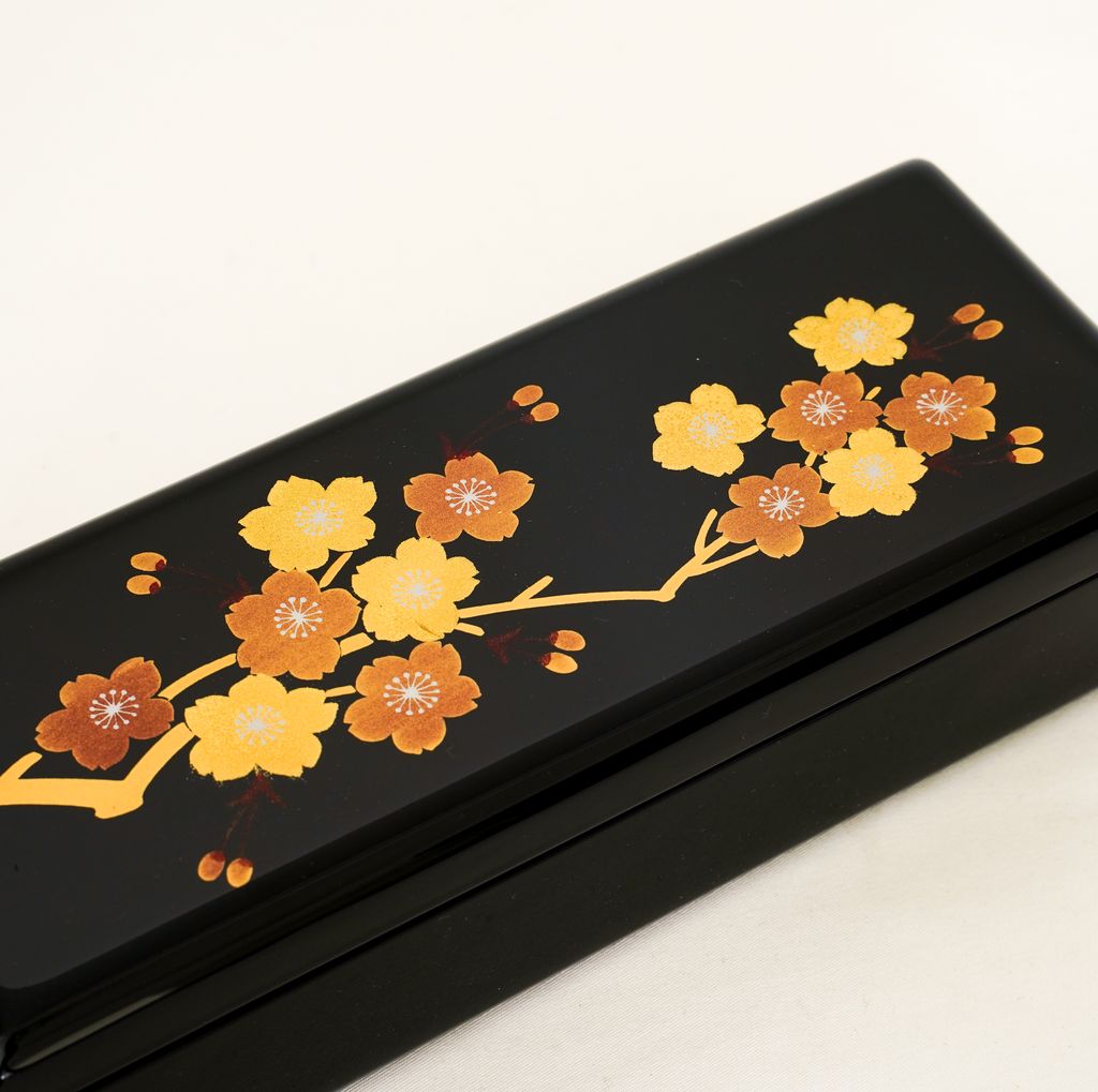 Lacquerware Box "Cherry blossoms" S312
