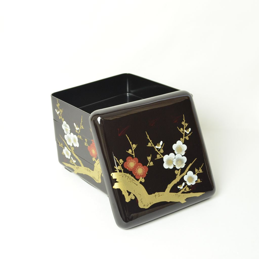 Lacquerware Three-layer Box "Plum Blossoms" Size 6.5 Gyoun Sandan-ju