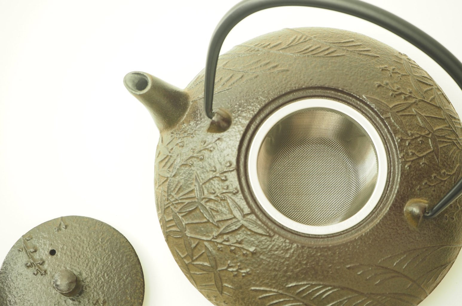 Nambu Ironware Teapot "Kusabana 0.6L"