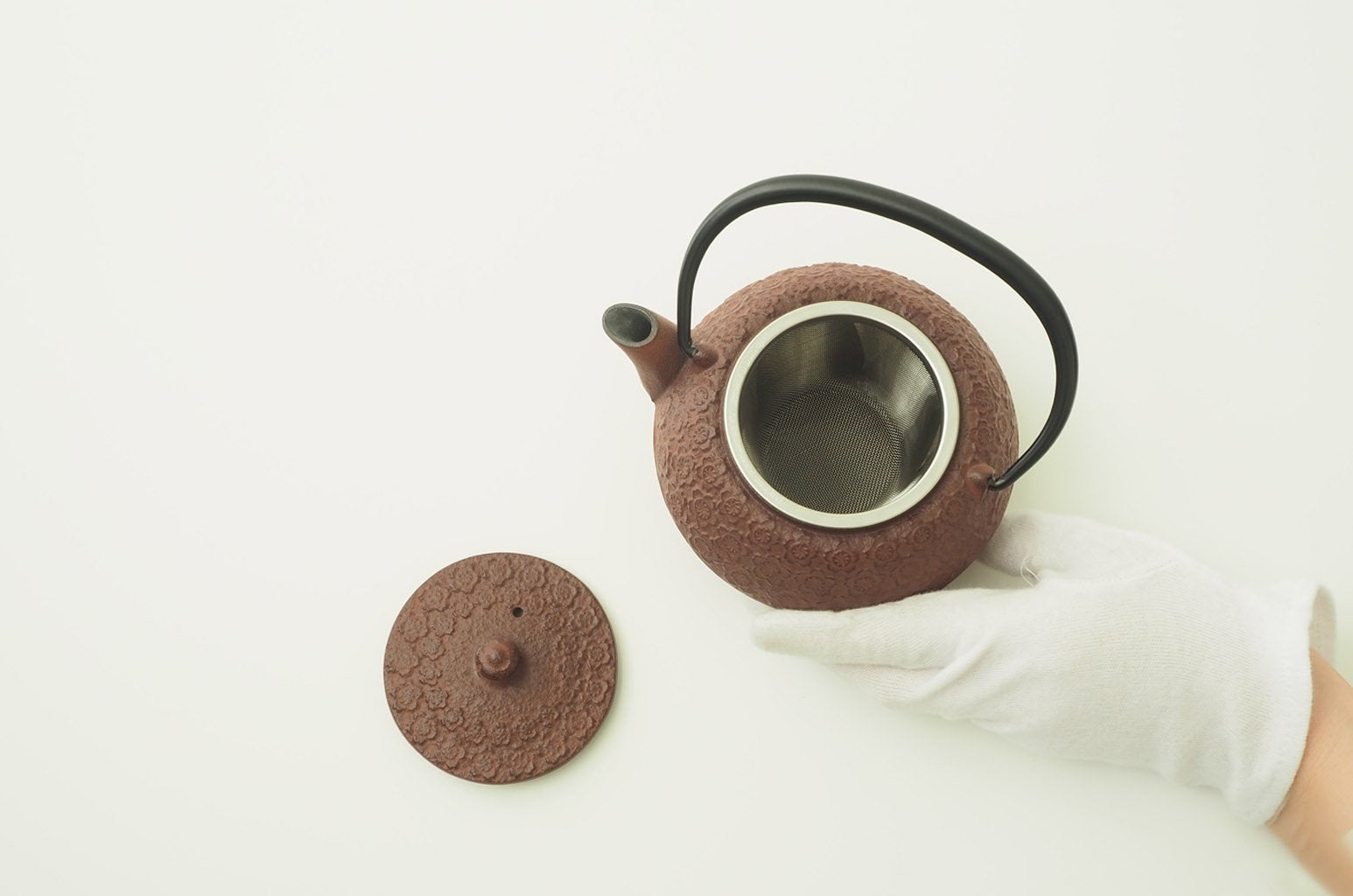 Nambu Ironware Teapot "Sakura 0.35L"