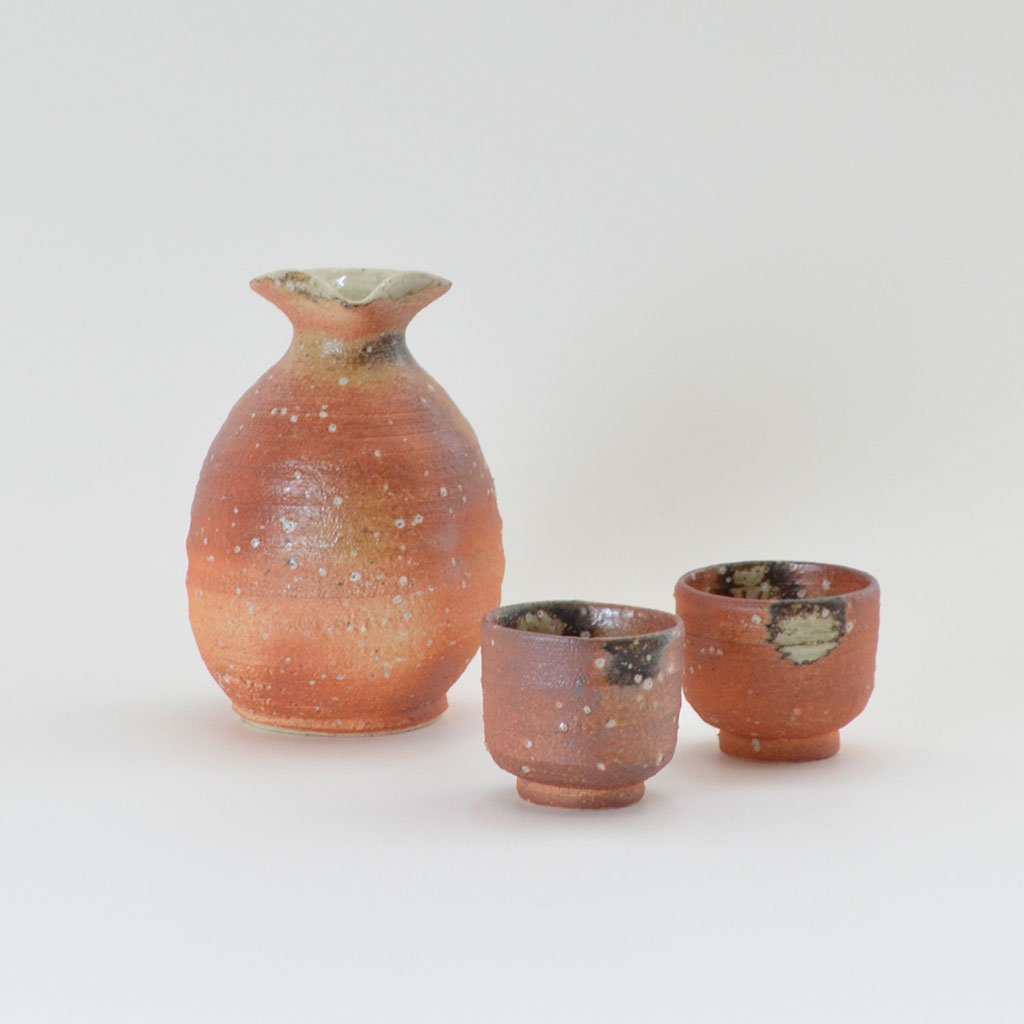 Shigaraki Ware Sake Decanter & Cups Set “Country-style”