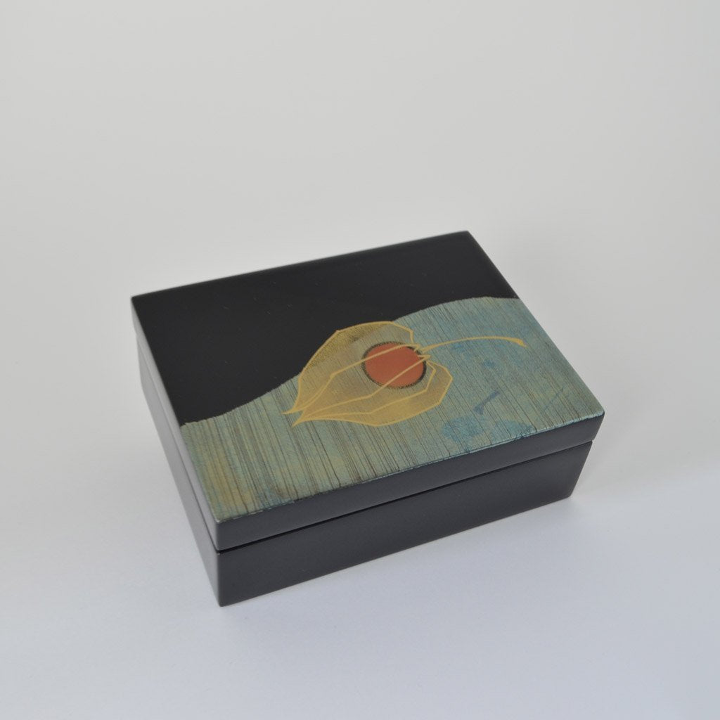 Lacquerware Box "Ground cherry" 4.5