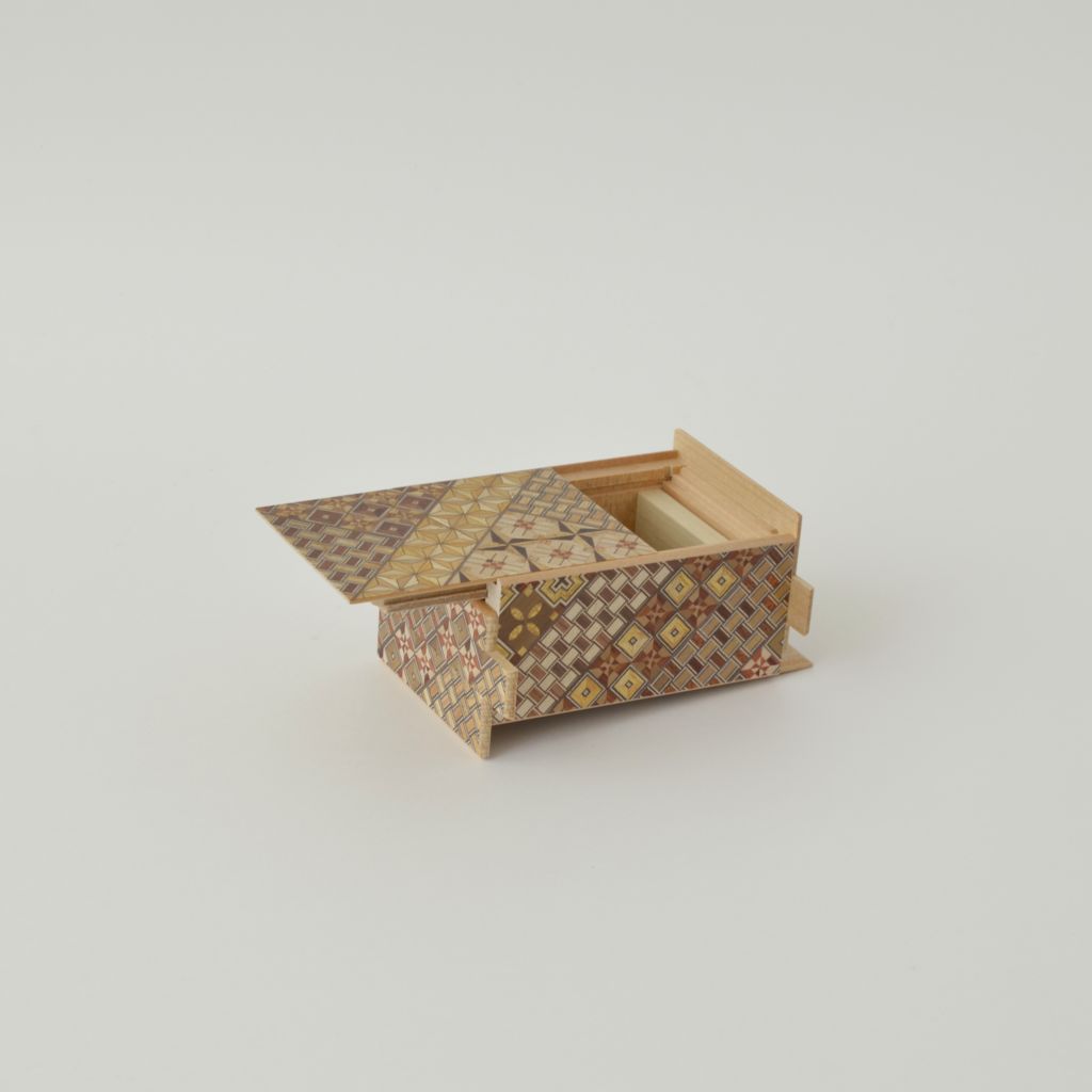 Yosegi Japanese Trick Box "Medium-sized box with 21 steps"