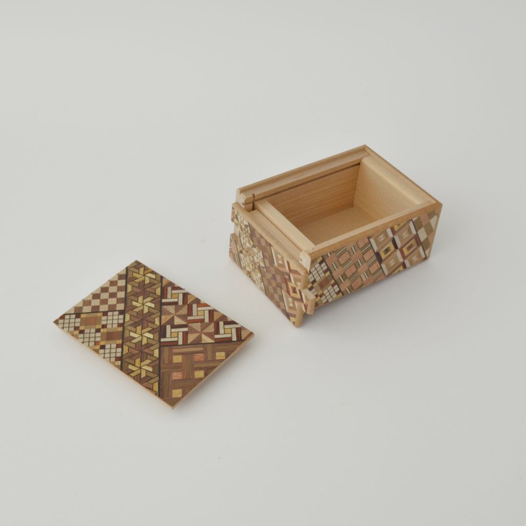 Yosegi Japanese Trick Box "Medium-sized box with 7 steps"