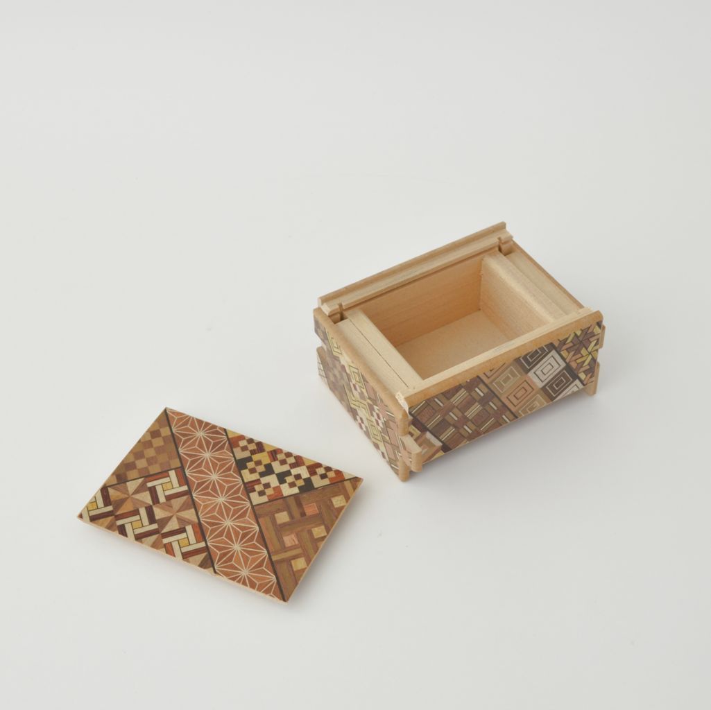 Yosegi Japanese Trick Box "Medium-sized box with 12 steps"